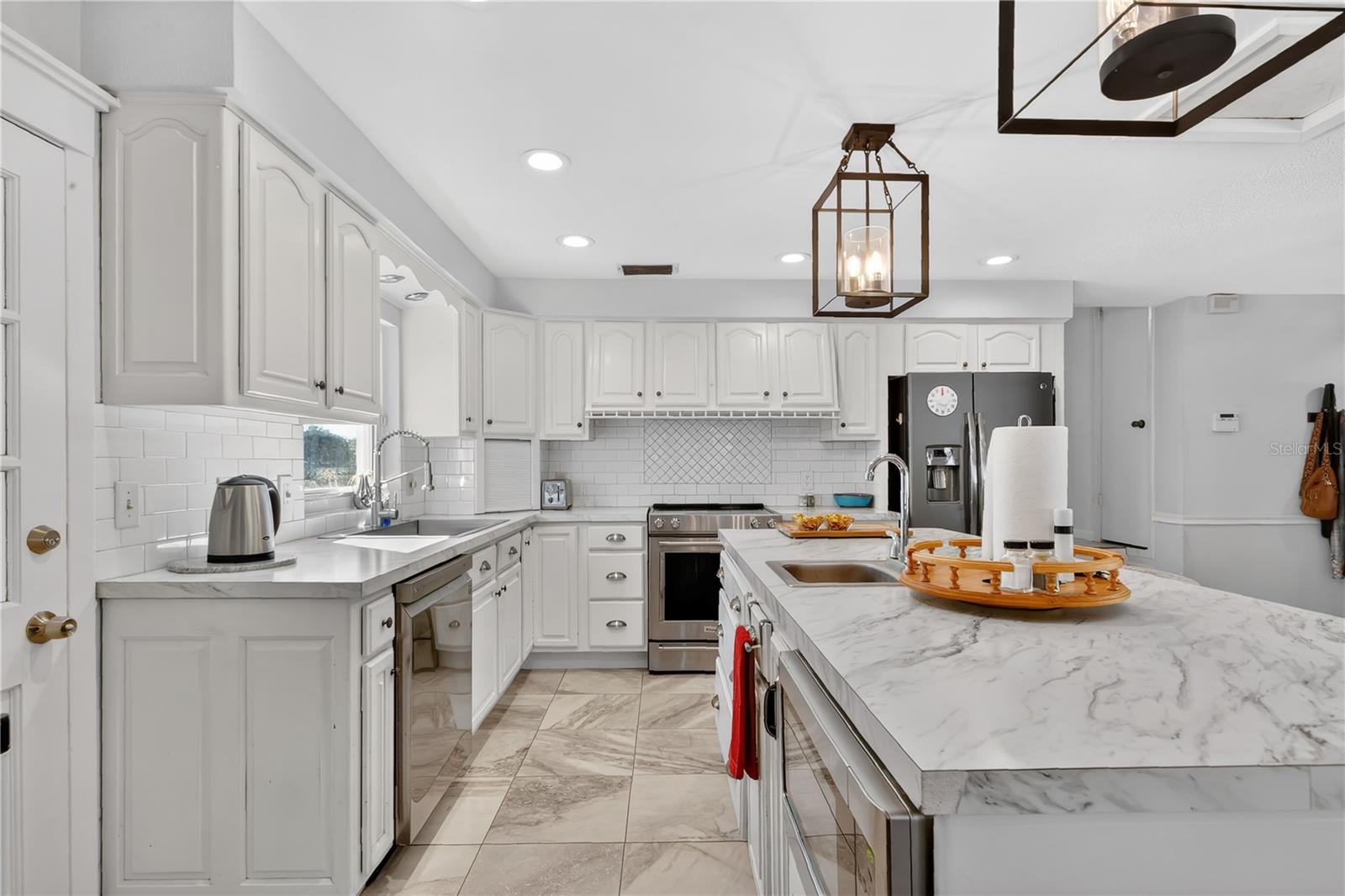 Image 10 of 49 For 2704 Mendelin Street