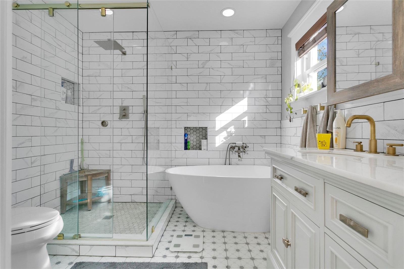 Image 14 of 49 For 2704 Mendelin Street