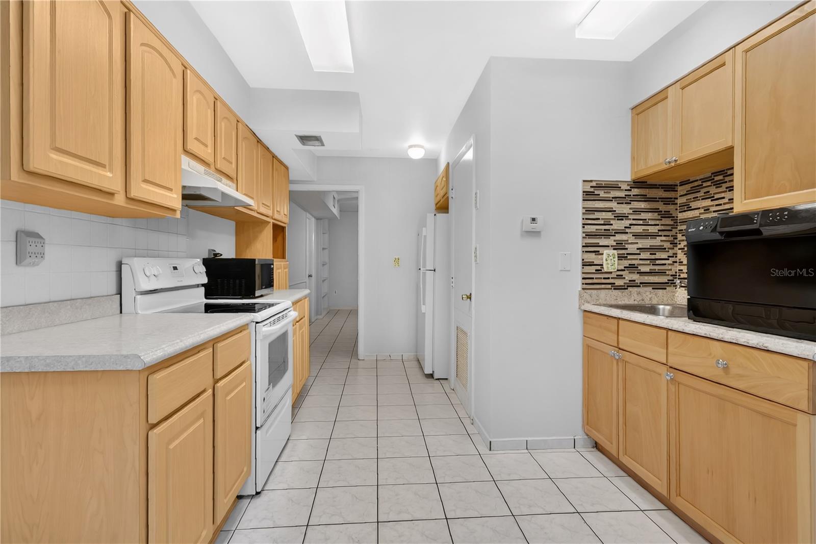 Image 23 of 49 For 2704 Mendelin Street