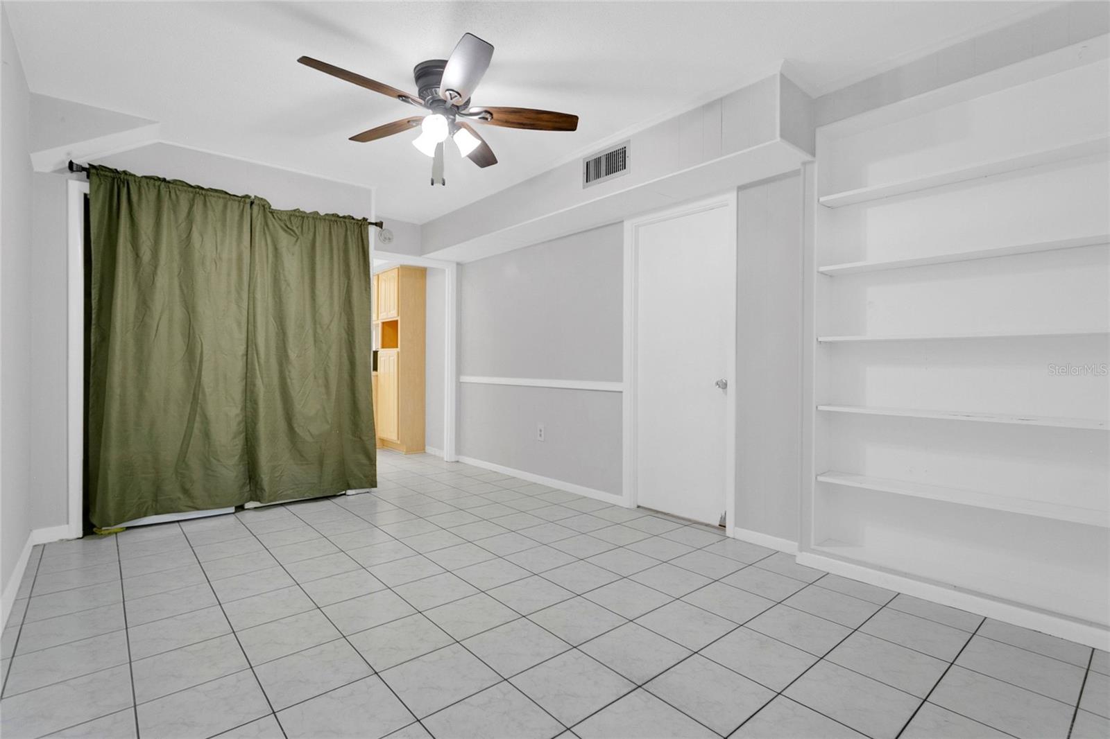 Image 26 of 49 For 2704 Mendelin Street