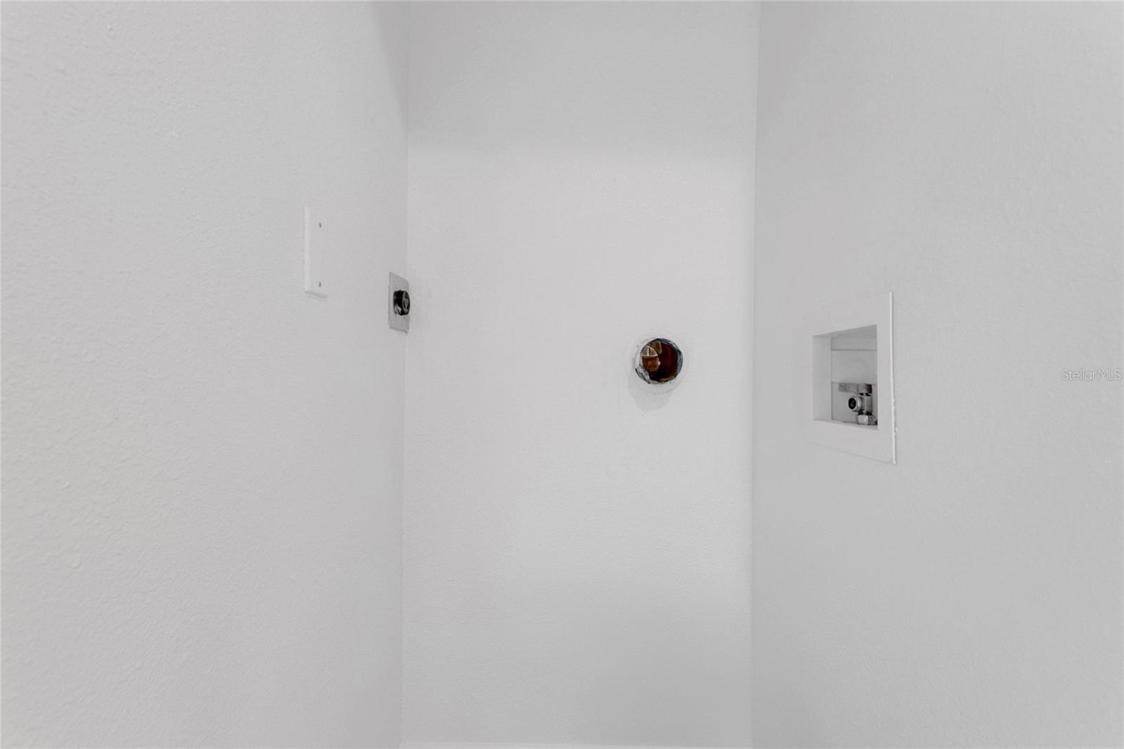 Image 33 of 49 For 2704 Mendelin Street