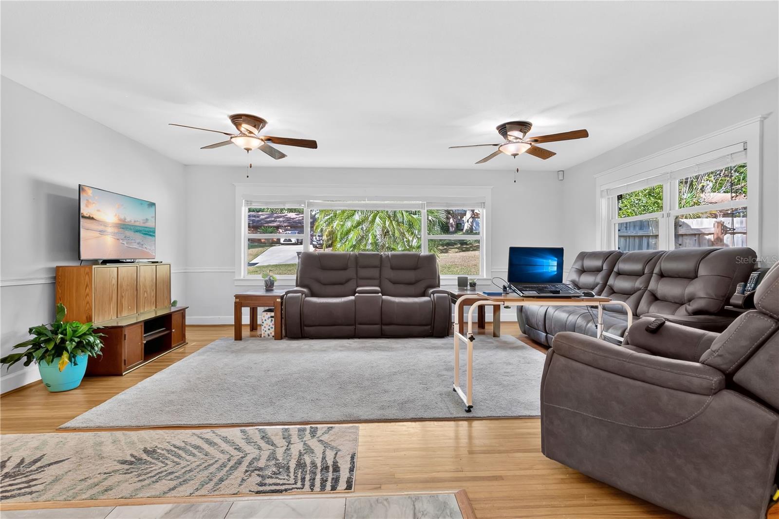 Image 5 of 49 For 2704 Mendelin Street