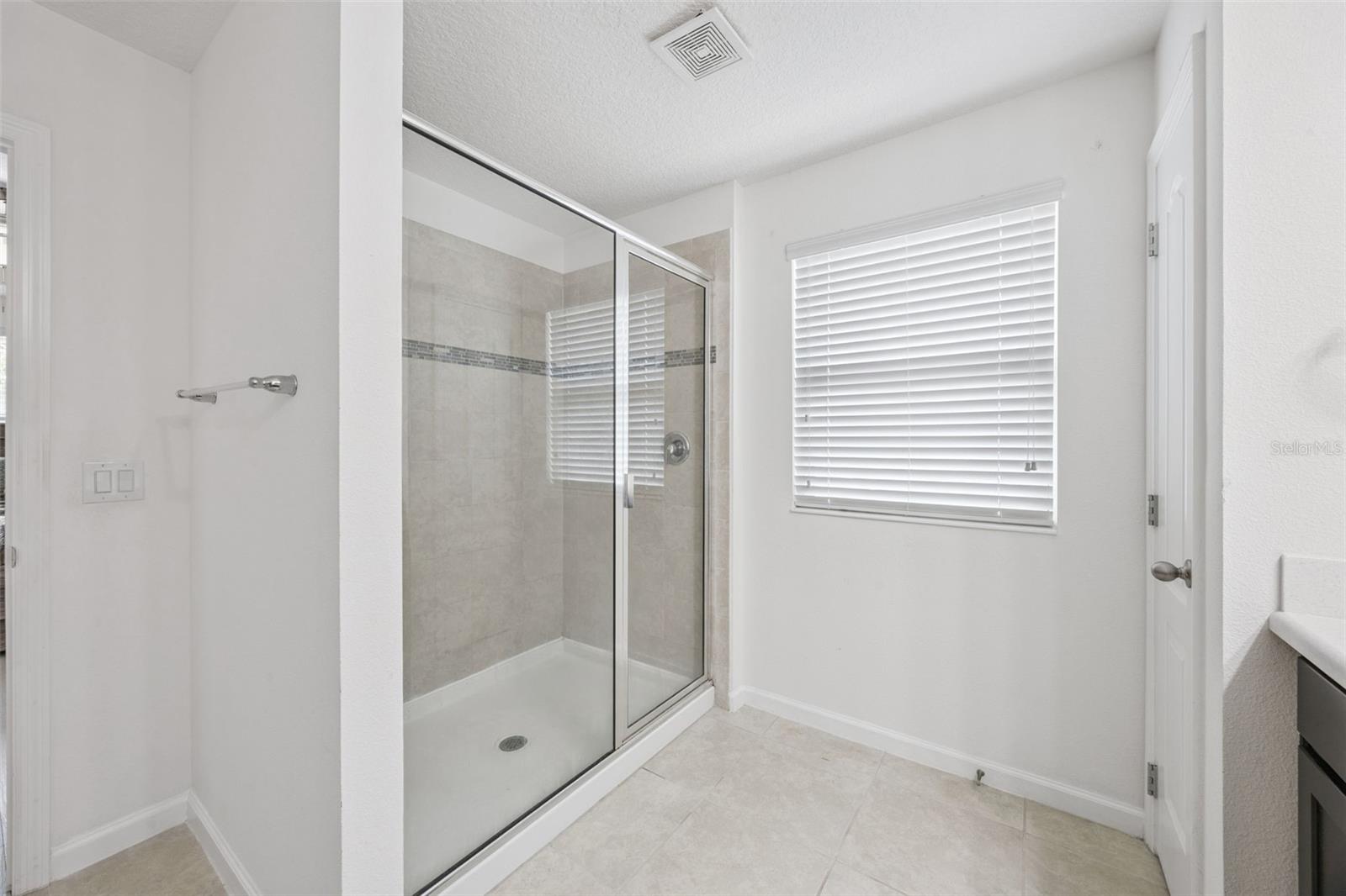 Image 20 of 29 For 16756 Abbey Hill Court