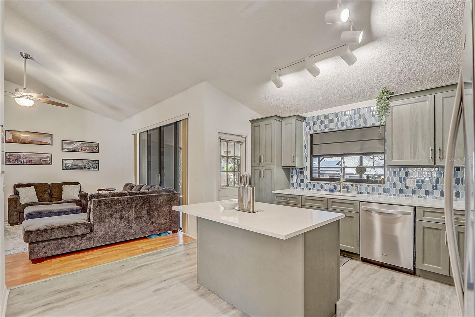 Image 10 of 28 For 10400 Hunters Trail Court