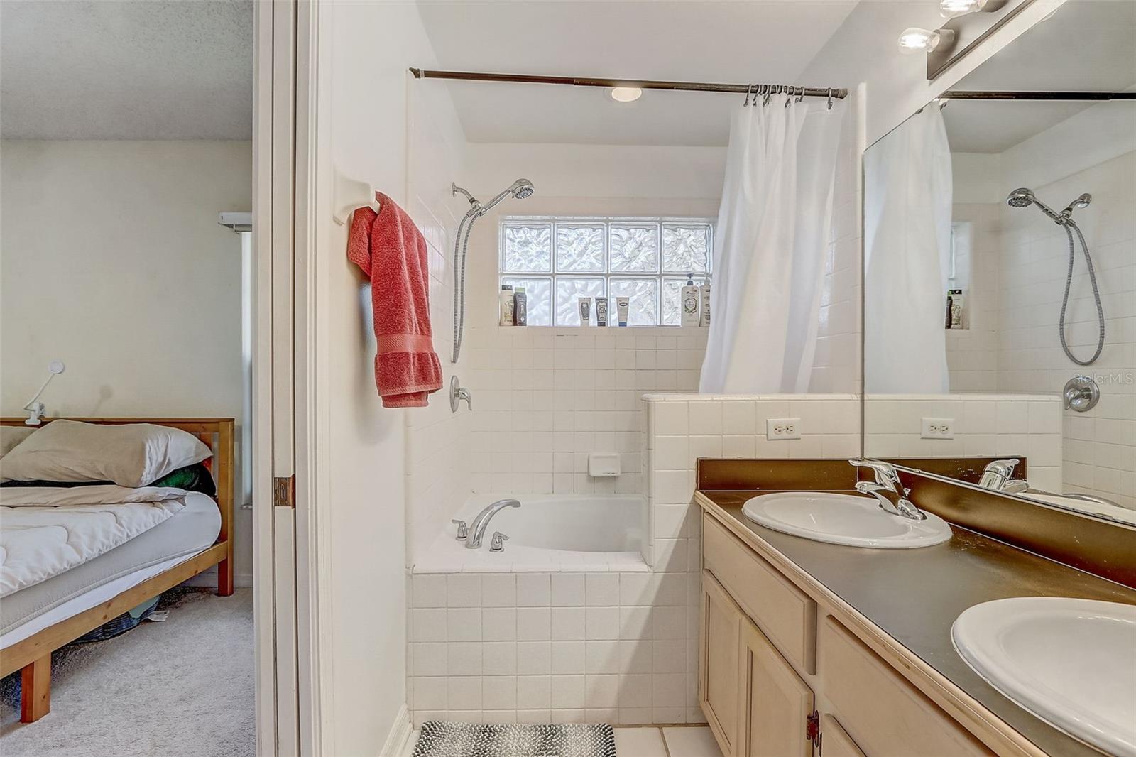 Image 14 of 28 For 10400 Hunters Trail Court