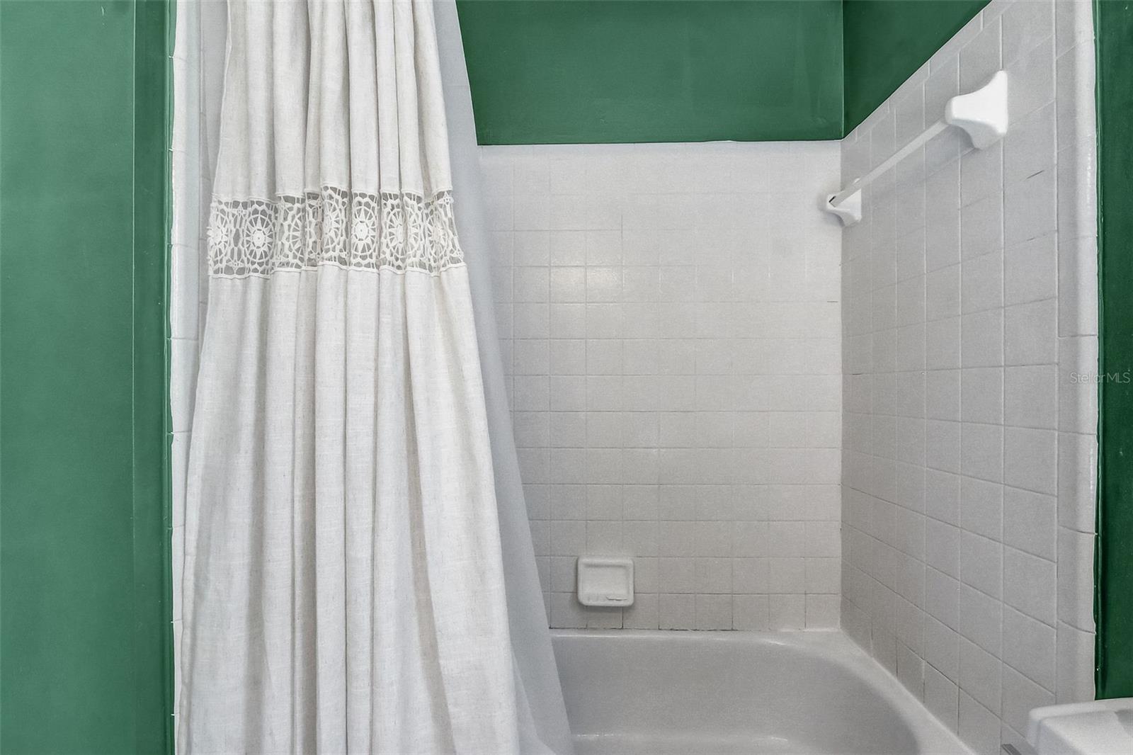 Image 18 of 28 For 10400 Hunters Trail Court