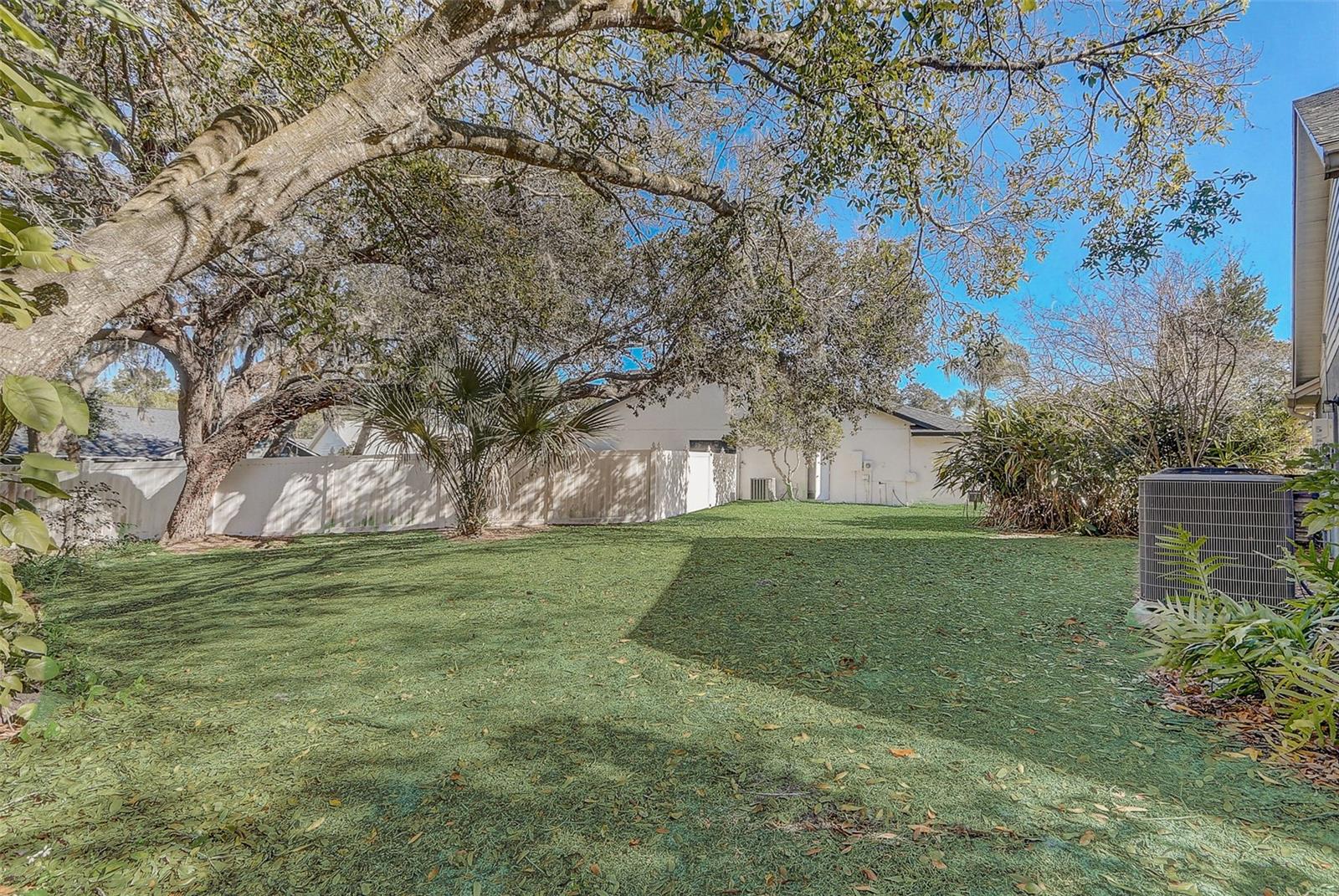 Image 26 of 28 For 10400 Hunters Trail Court