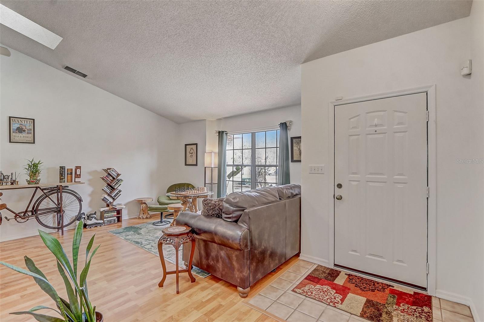 Image 4 of 28 For 10400 Hunters Trail Court