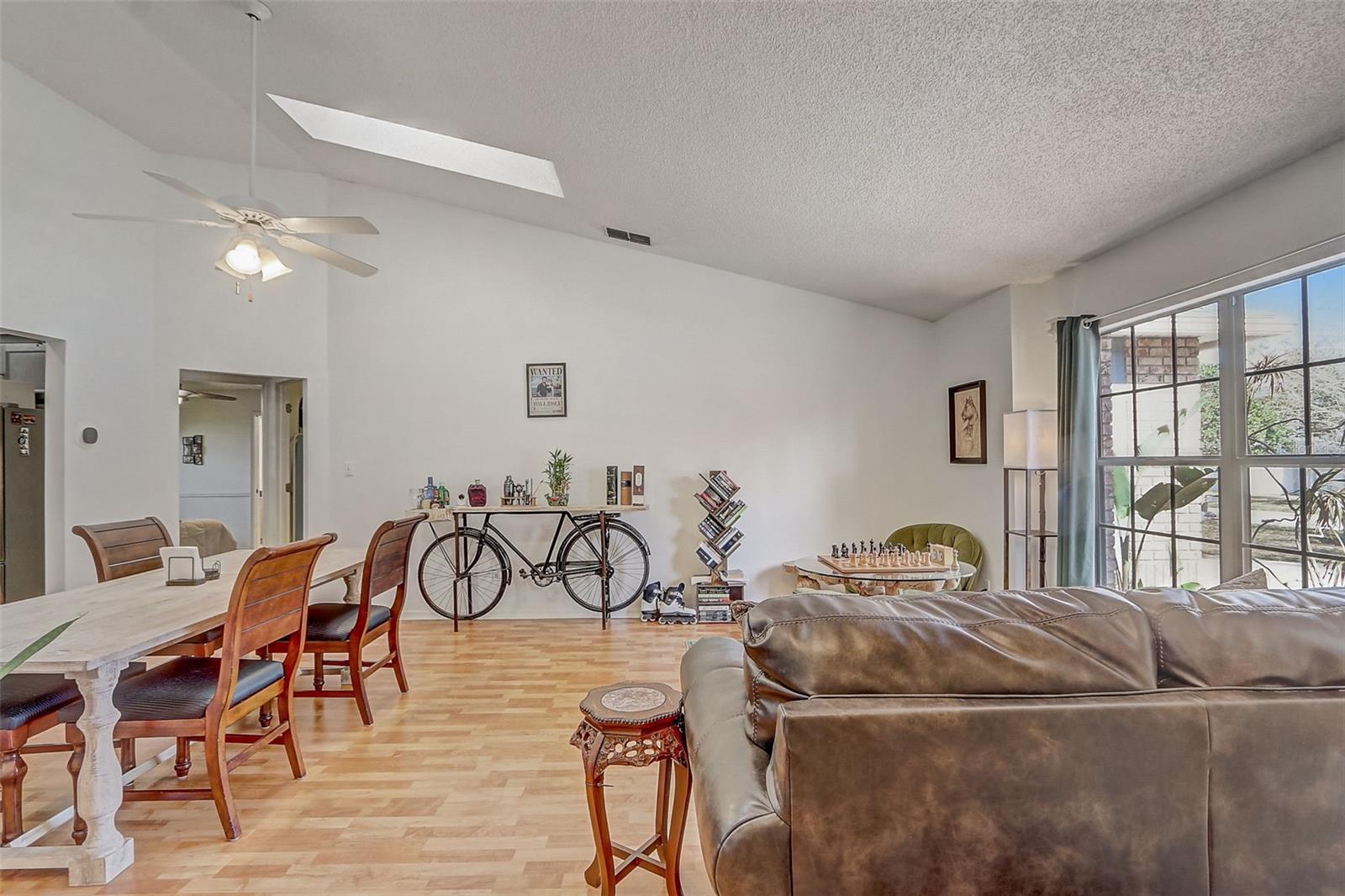 Image 5 of 28 For 10400 Hunters Trail Court