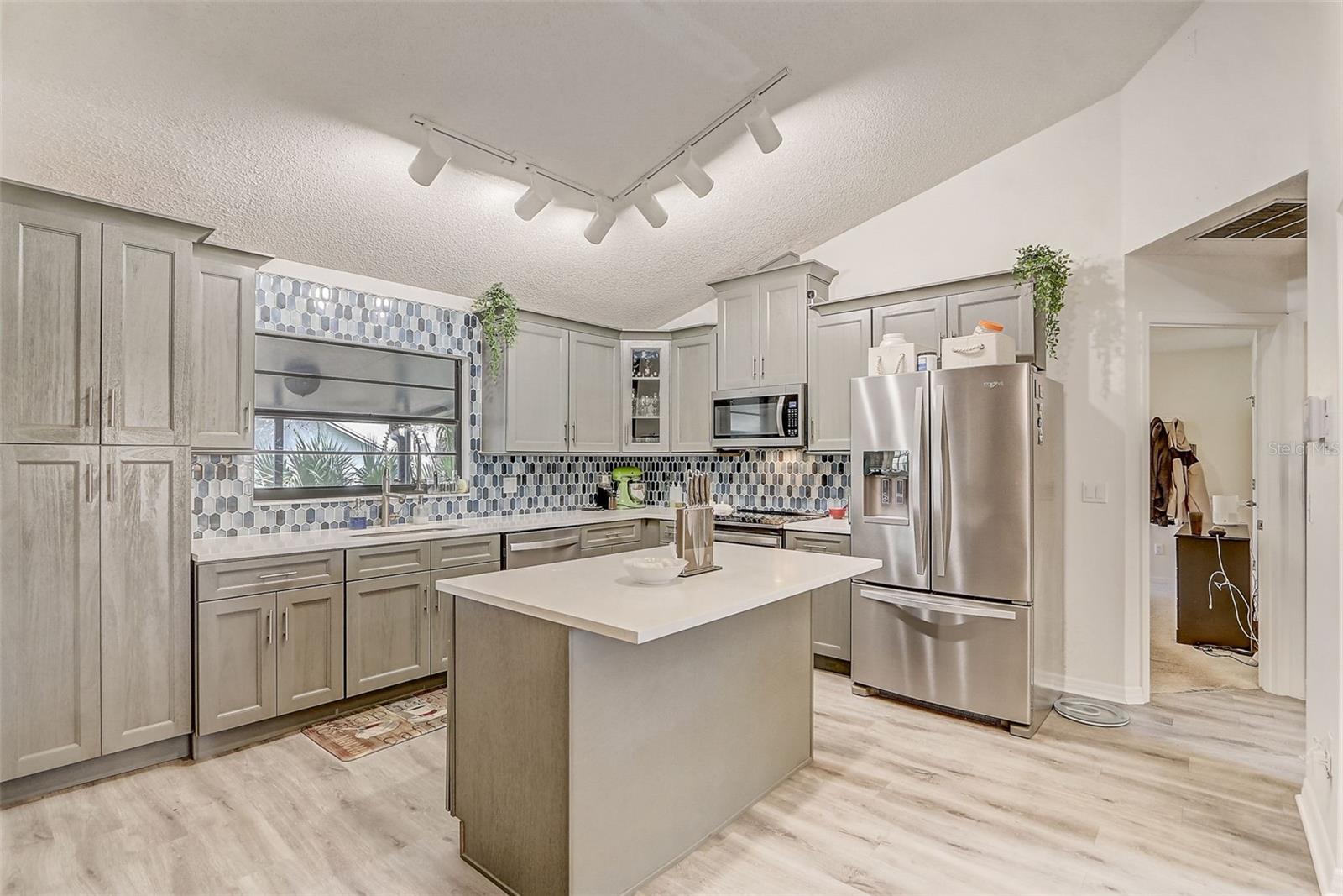 Image 8 of 28 For 10400 Hunters Trail Court