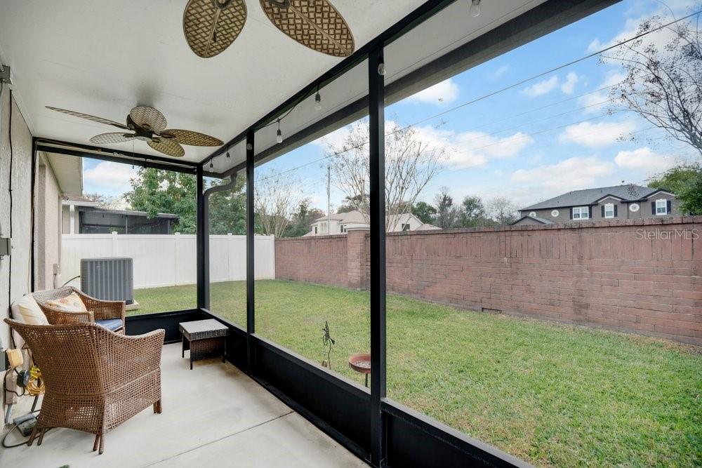 Image 24 of 36 For 1673 Lakelet Loop