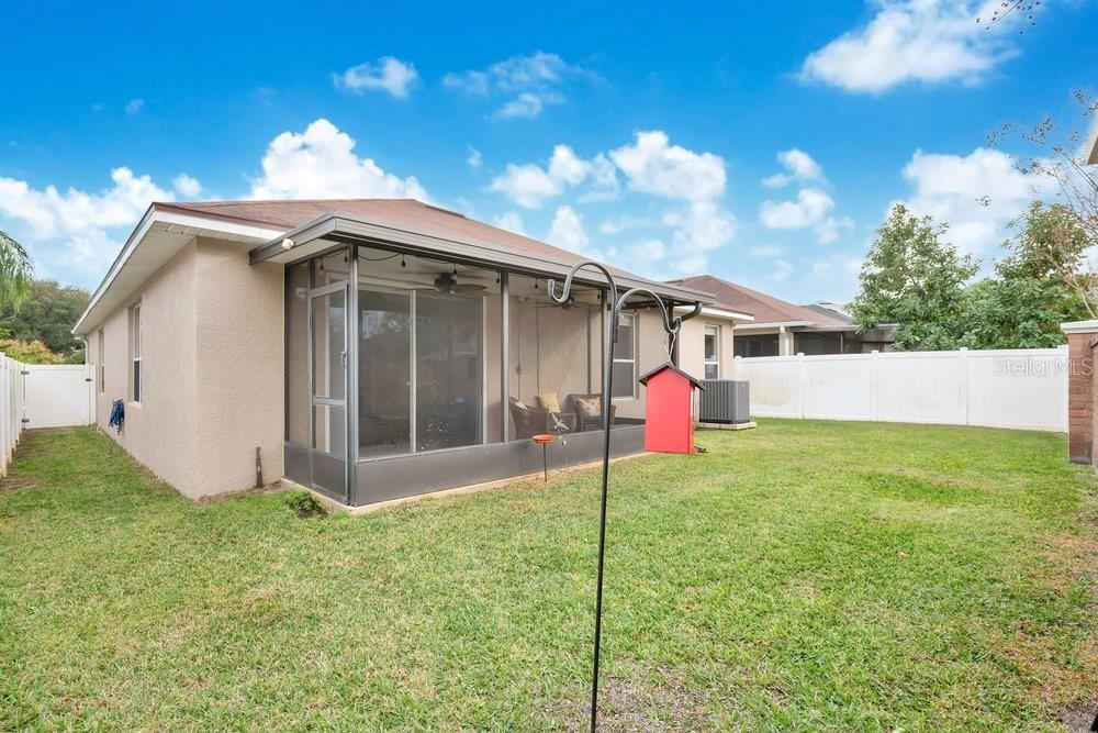 Image 27 of 36 For 1673 Lakelet Loop