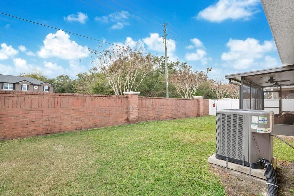 Image 29 of 36 For 1673 Lakelet Loop