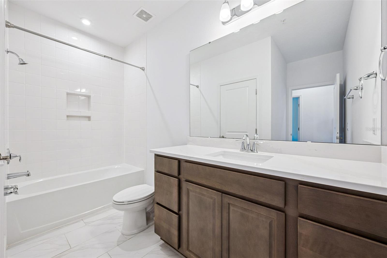 Image 15 of 30 For 7043 Nemours Parkway