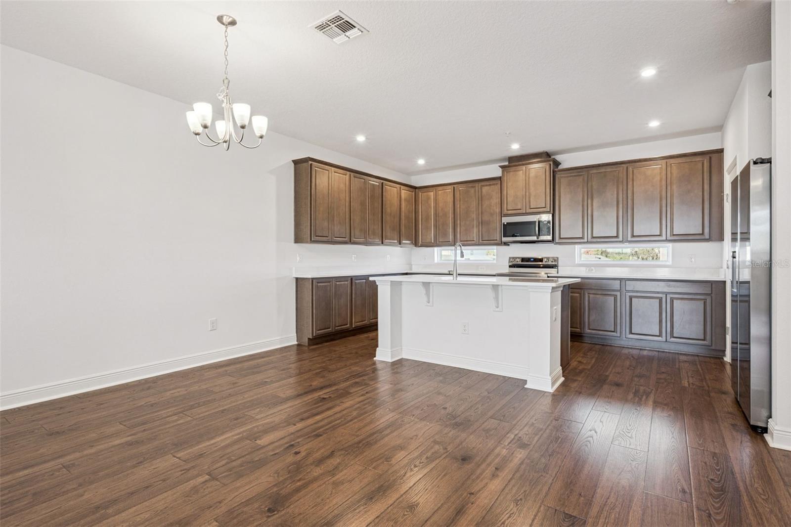 Image 4 of 30 For 7043 Nemours Parkway