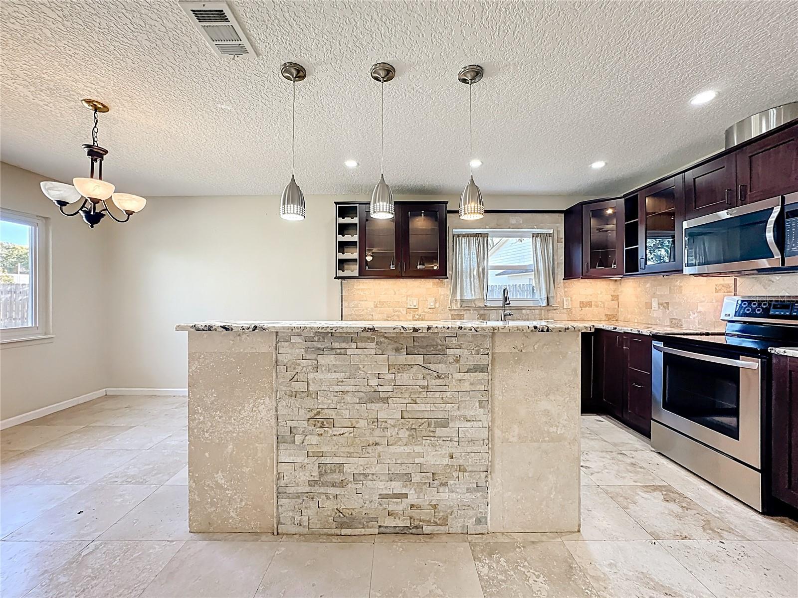 Image 7 of 45 For 180 Ulysses Drive