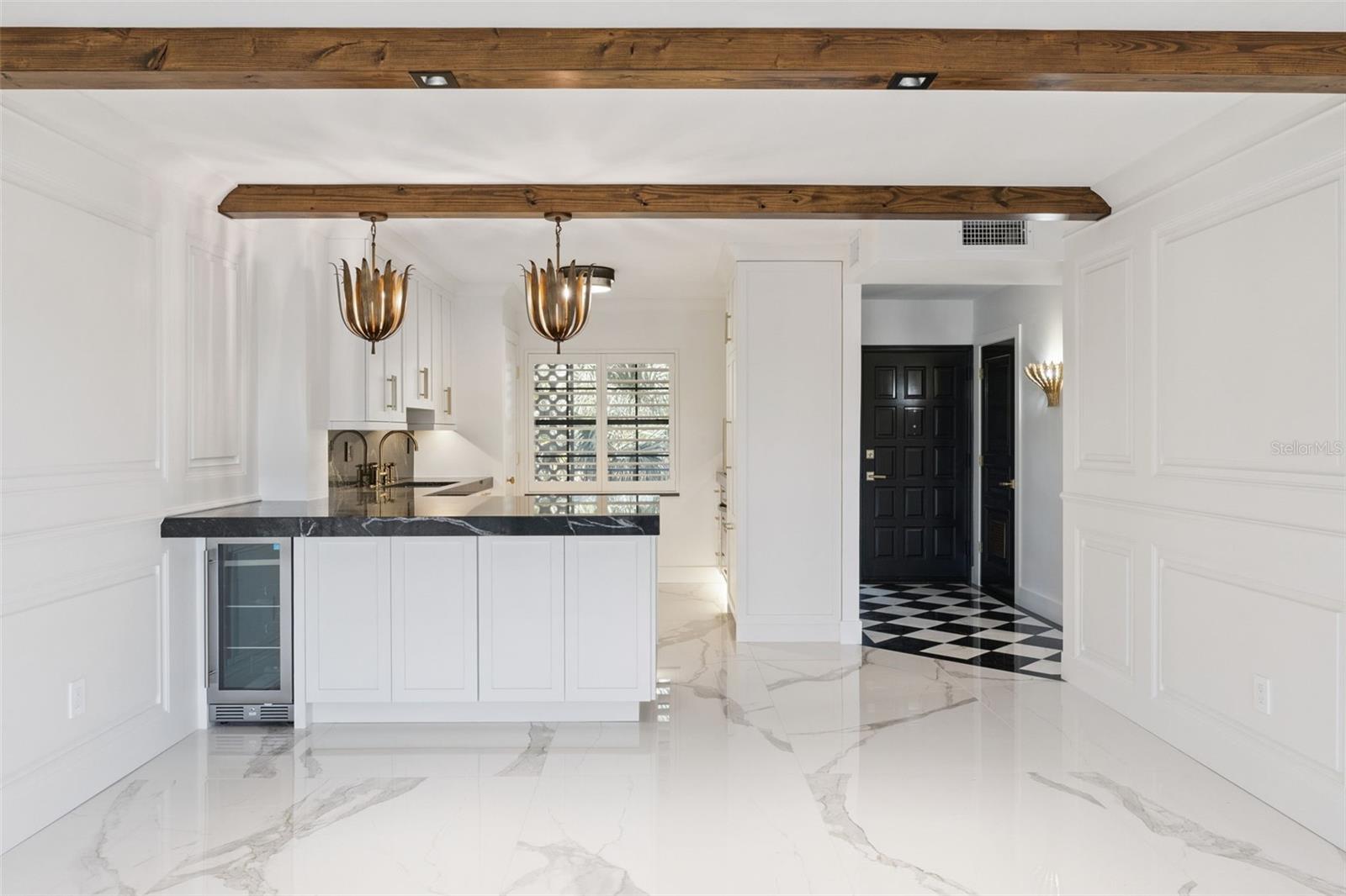 Image 10 of 35 For 100 Interlachen Avenue 404