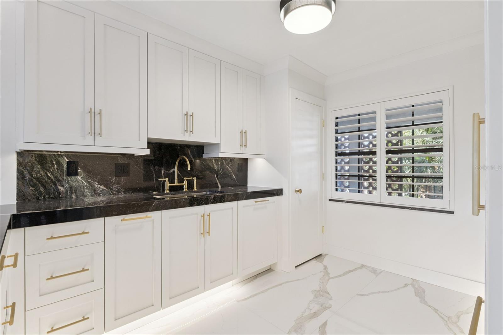 Image 12 of 35 For 100 Interlachen Avenue 404