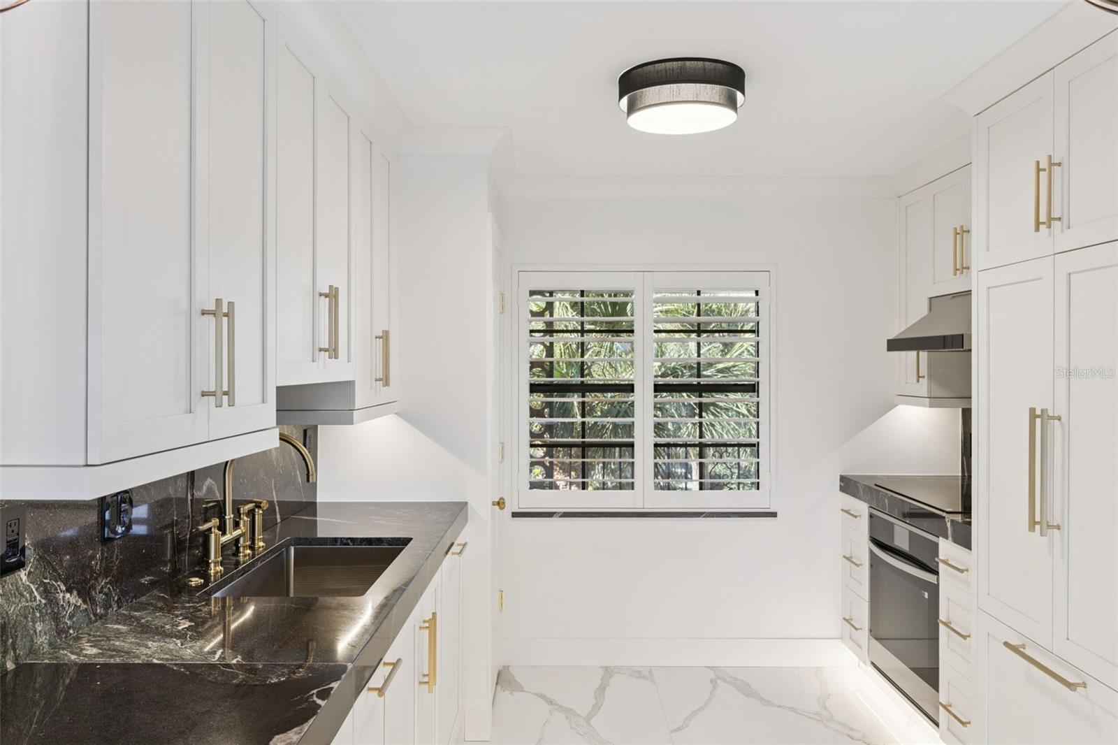 Image 13 of 35 For 100 Interlachen Avenue 404