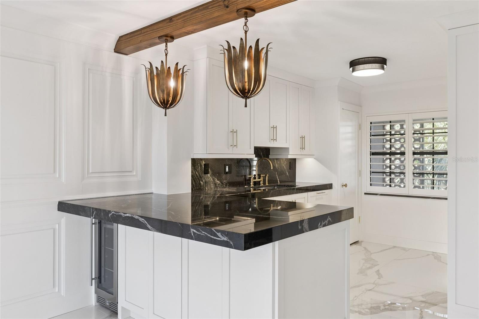 Image 15 of 35 For 100 Interlachen Avenue 404