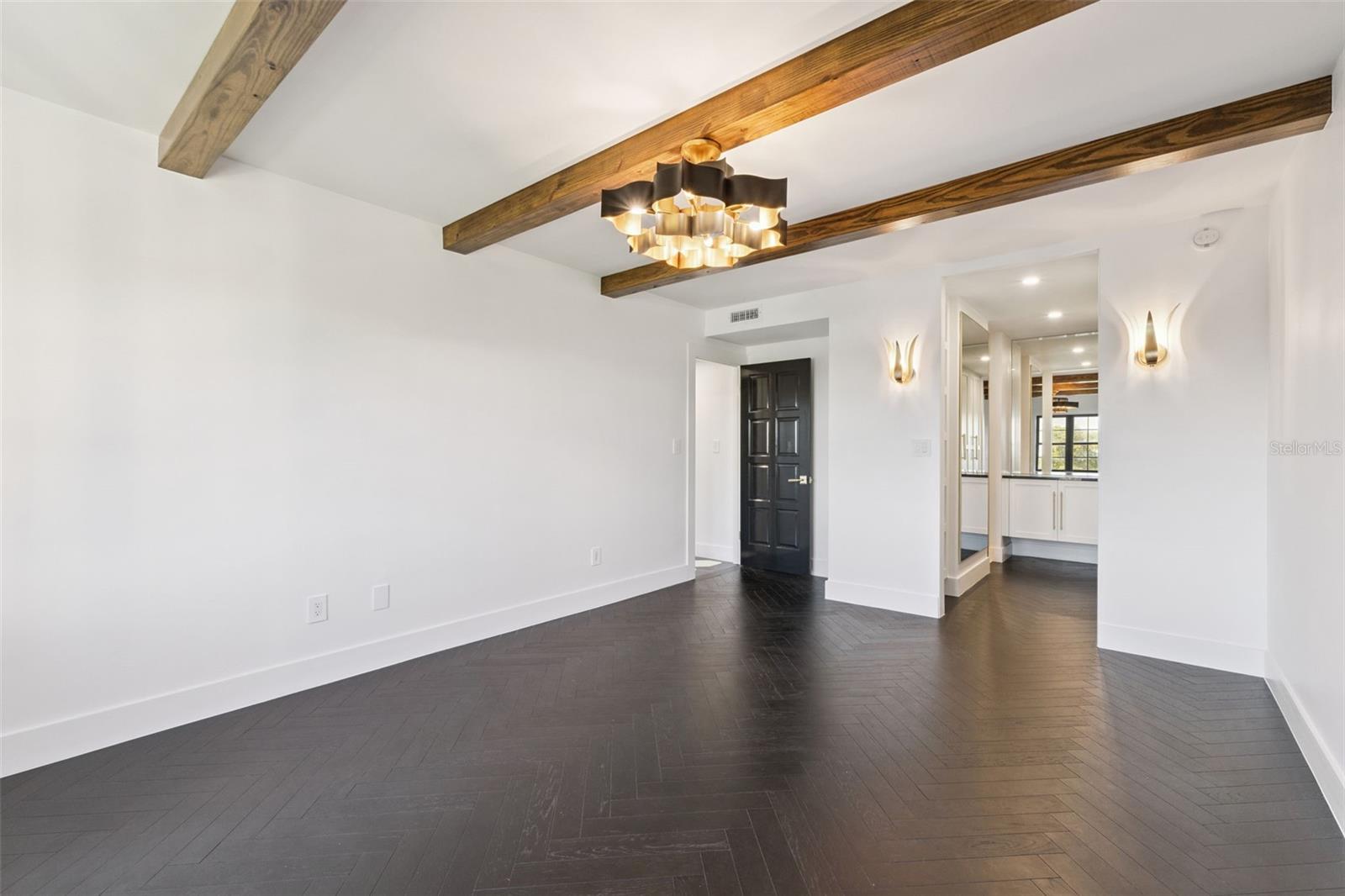 Image 16 of 35 For 100 Interlachen Avenue 404