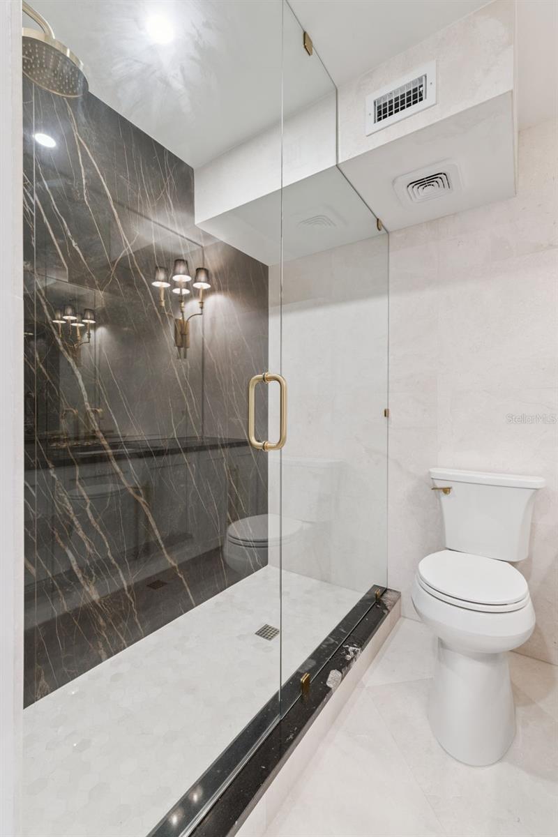 Image 21 of 35 For 100 Interlachen Avenue 404