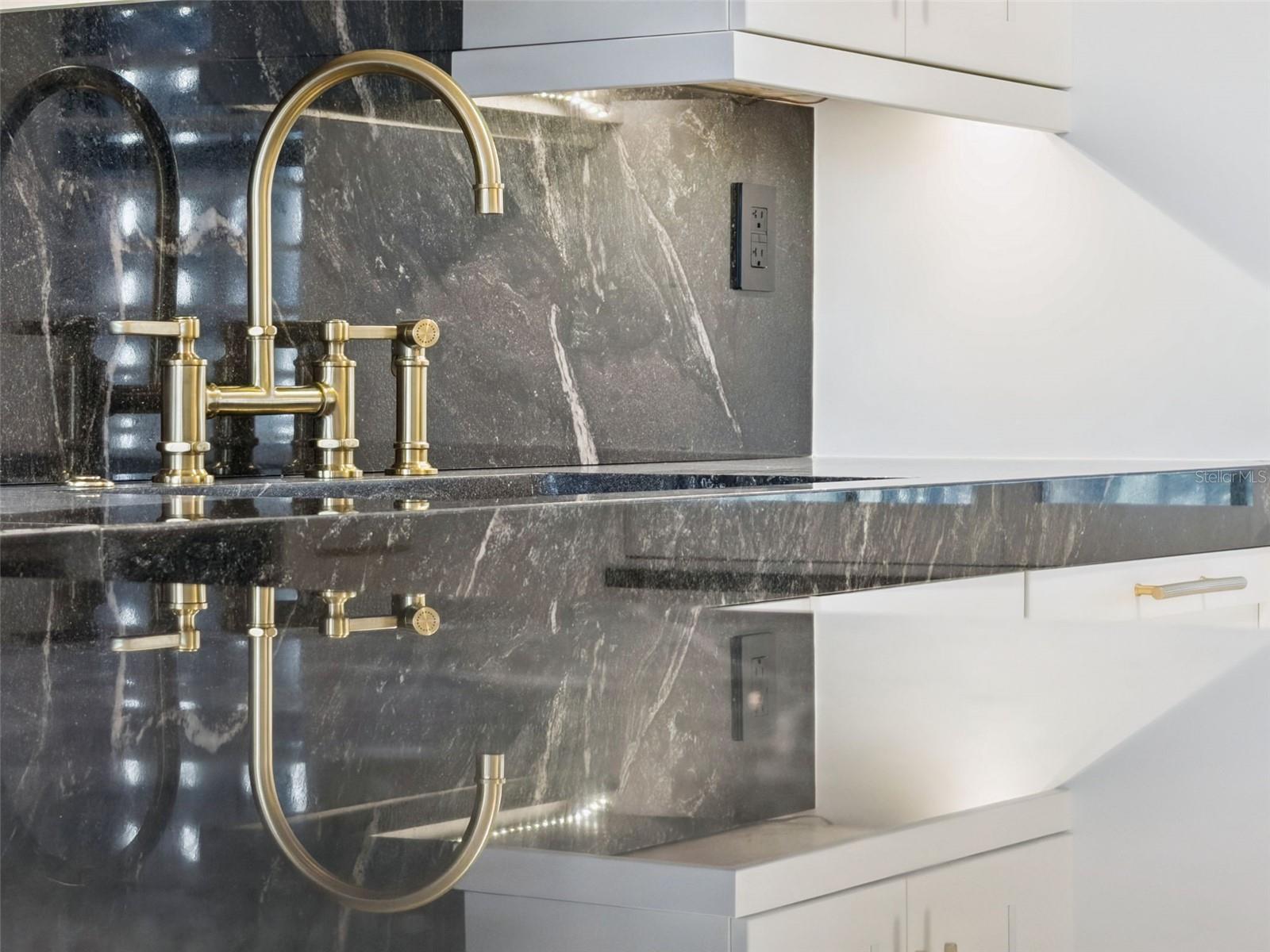 Image 28 of 35 For 100 Interlachen Avenue 404