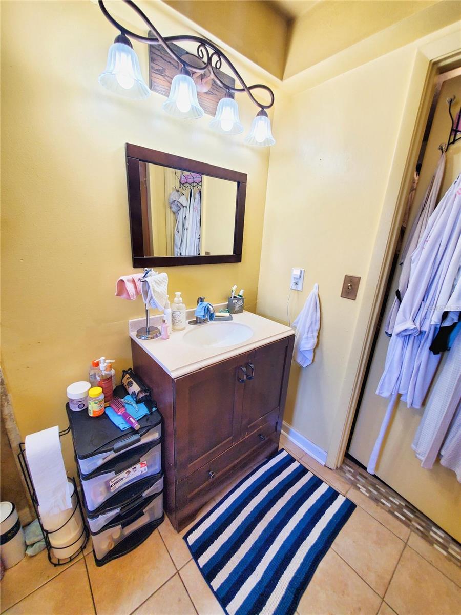 Image 23 of 30 For 4 Golfview Road