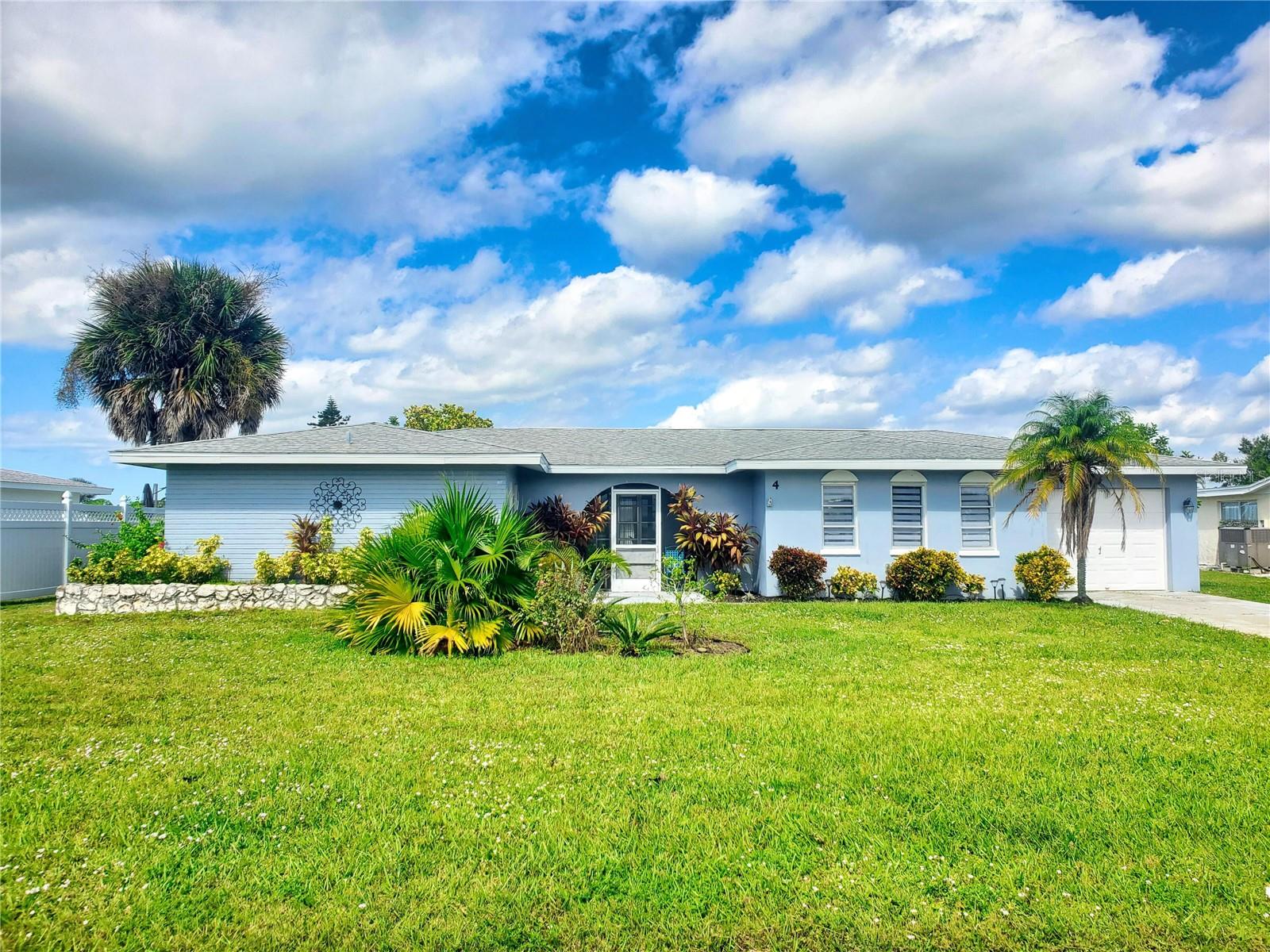 Image 27 of 30 For 4 Golfview Road