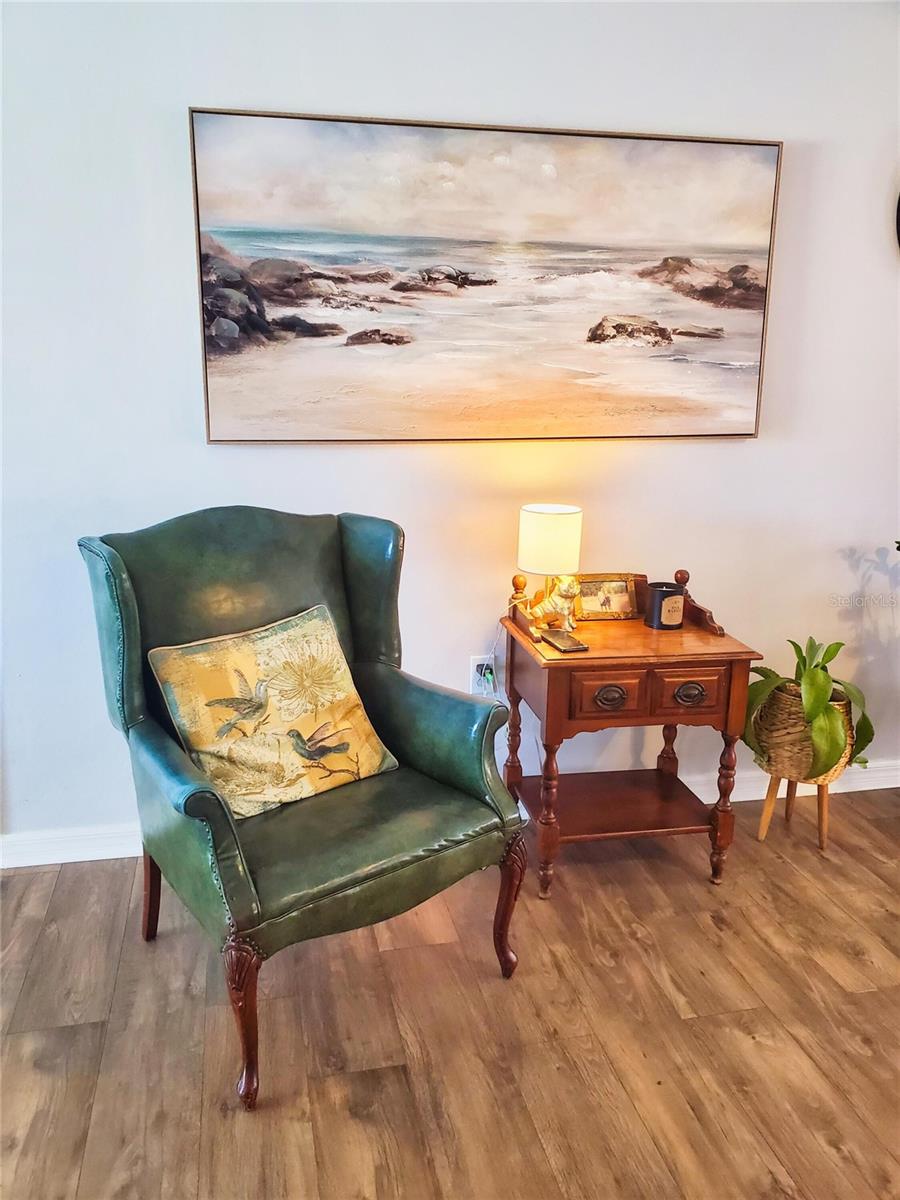 Image 8 of 30 For 4 Golfview Road