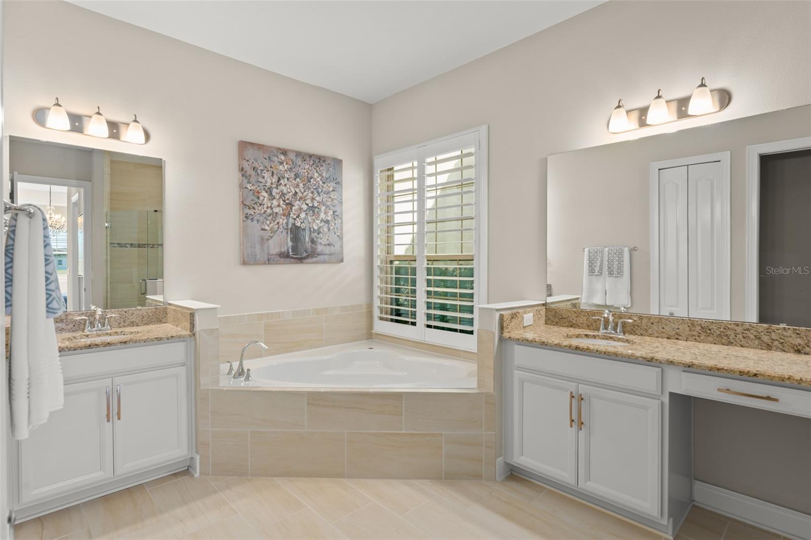 Image 12 of 31 For 13195 Woodford Street