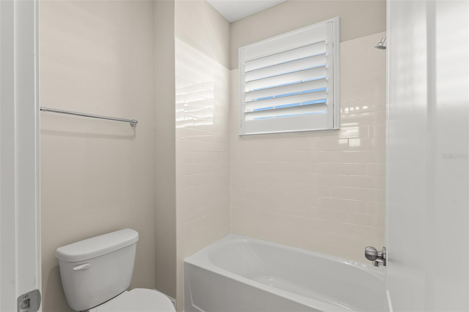 Image 18 of 31 For 13195 Woodford Street