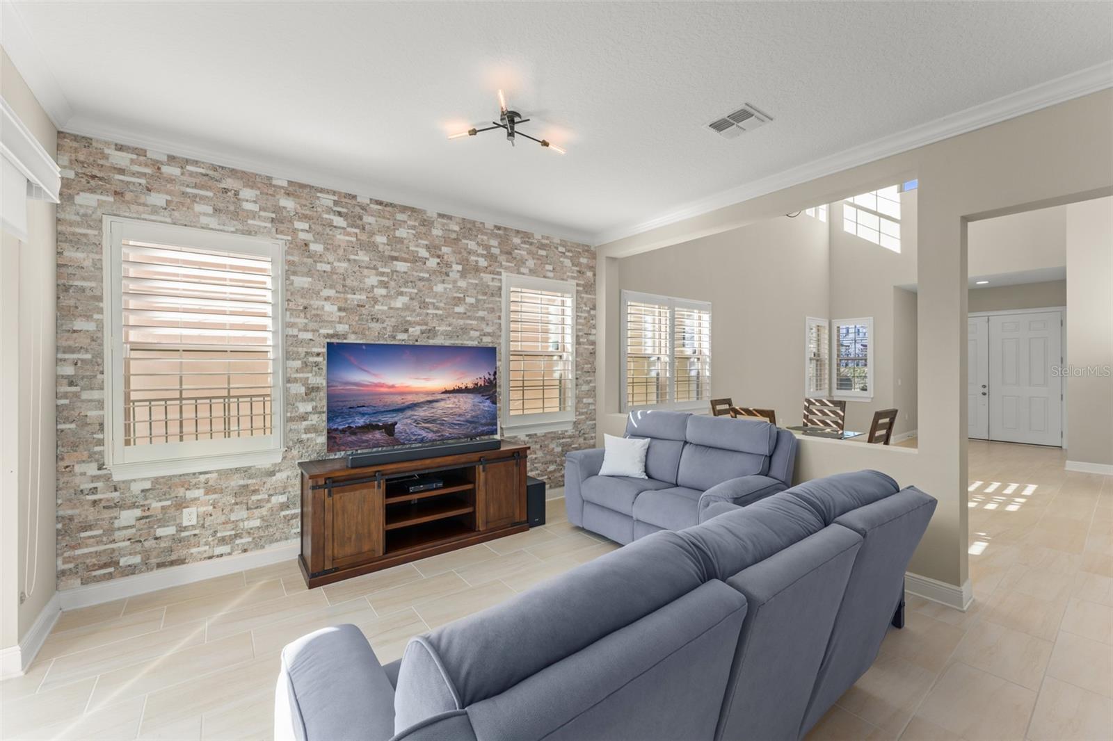 Image 5 of 31 For 13195 Woodford Street