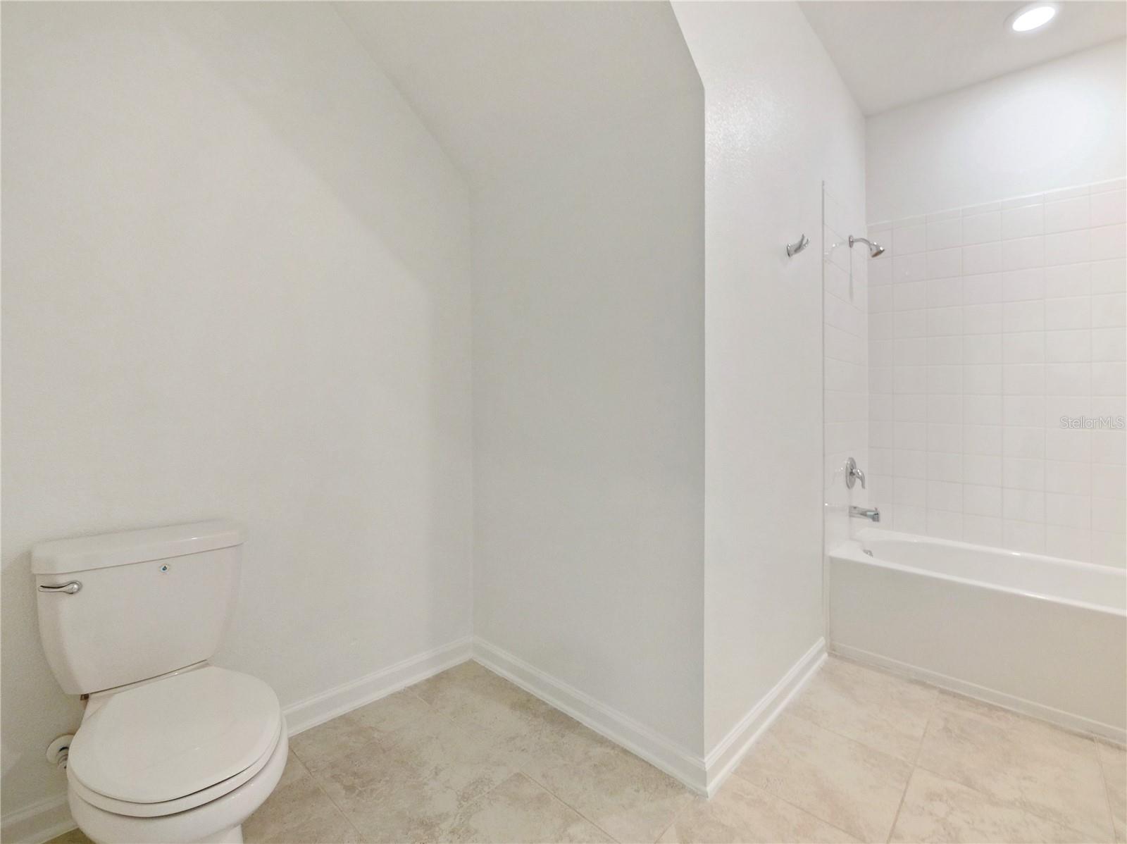 Listing photo id 8 for 3109 Aqua Virgo Loop 52