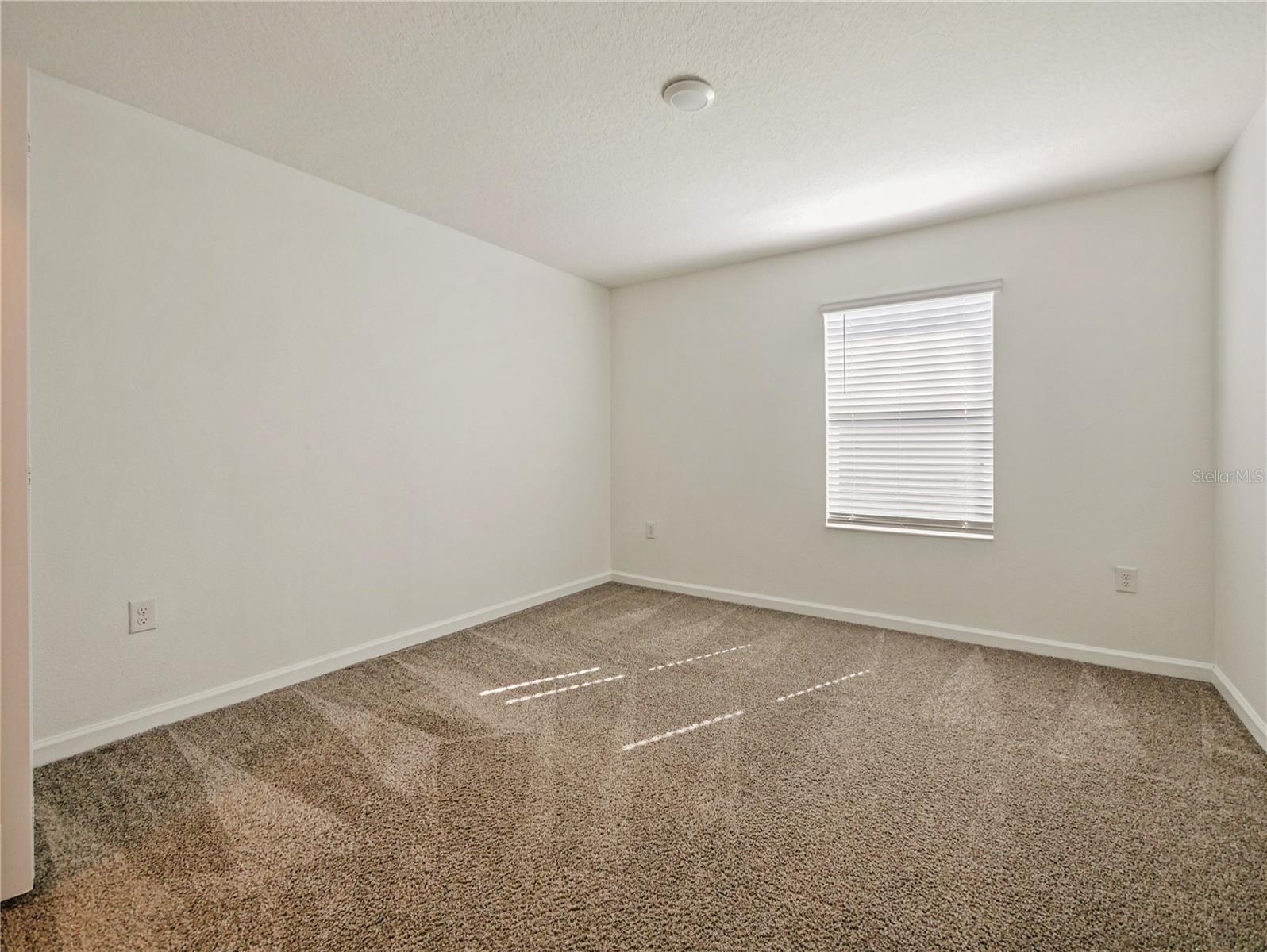 Listing photo id 18 for 3109 Aqua Virgo Loop 52