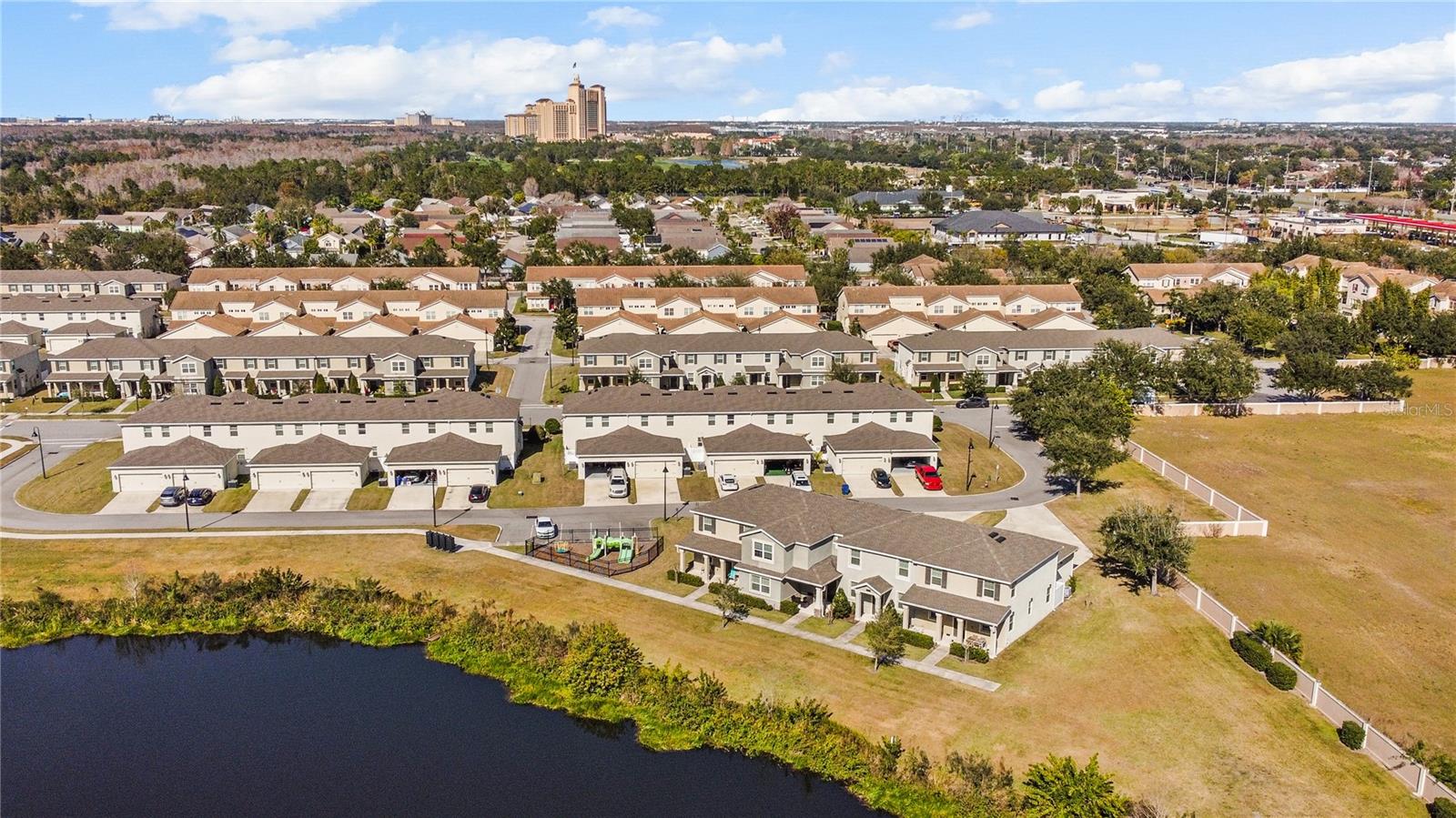 Listing photo id 37 for 3109 Aqua Virgo Loop 52