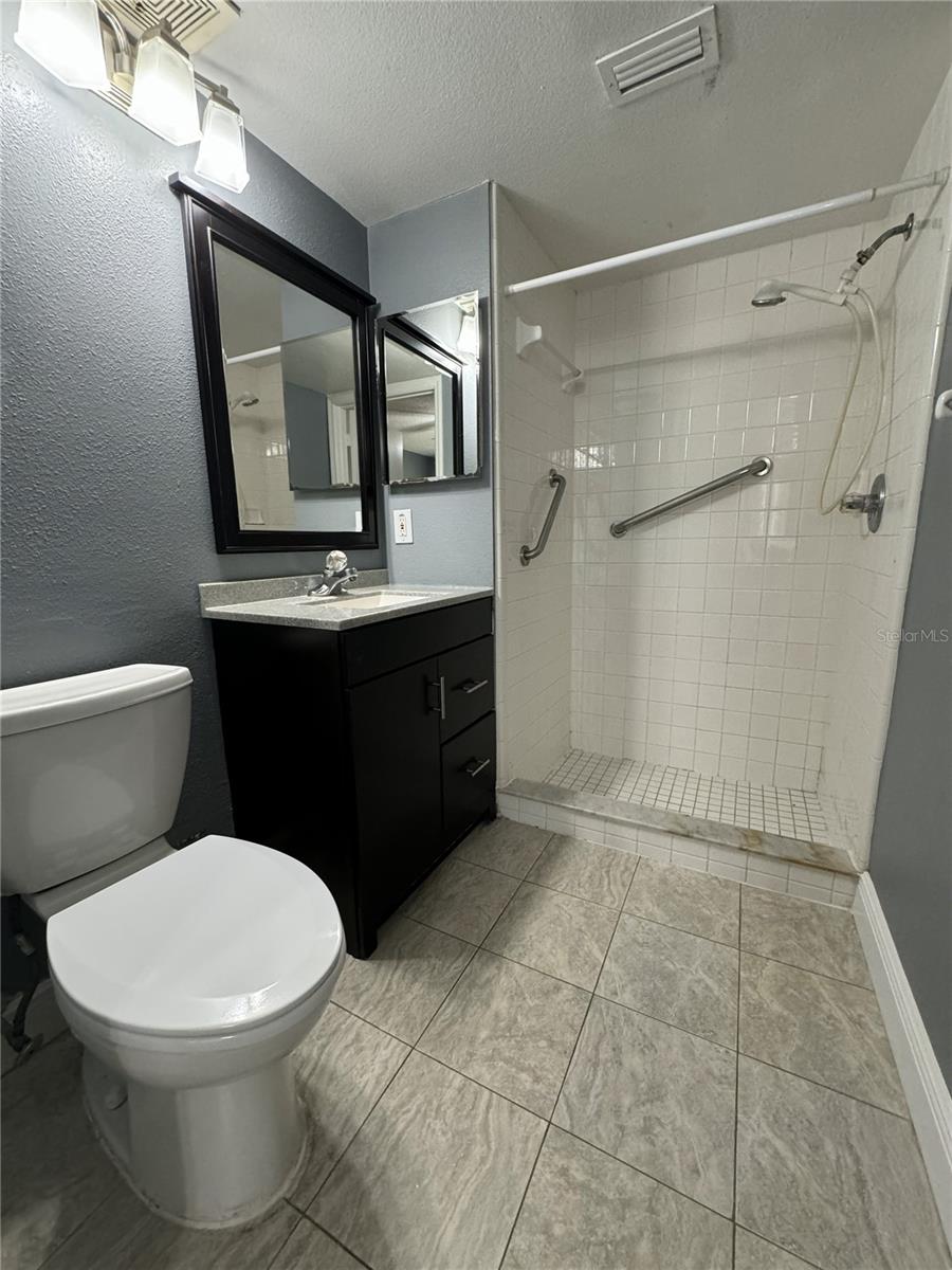 Image 12 of 15 For 13815 Timberland Drive 103