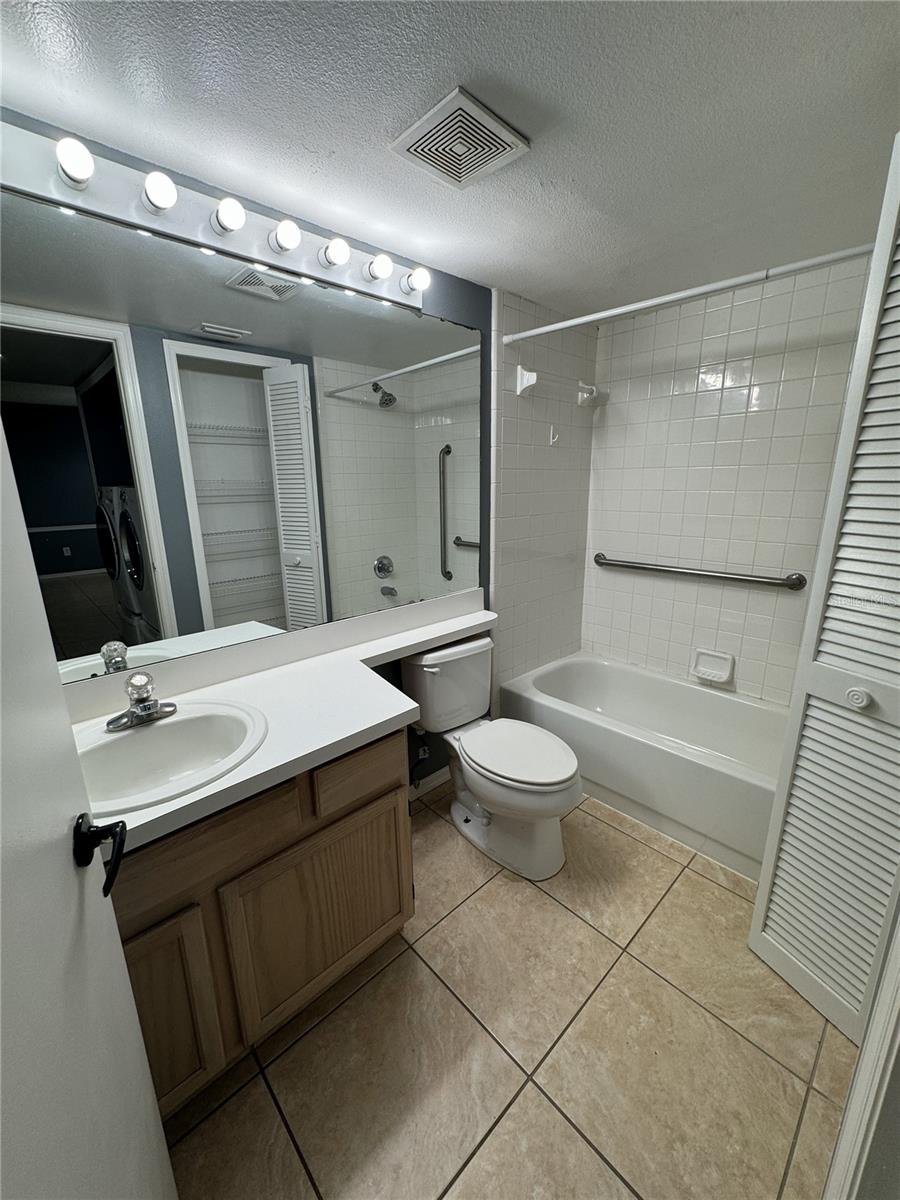 Image 8 of 15 For 13815 Timberland Drive 103