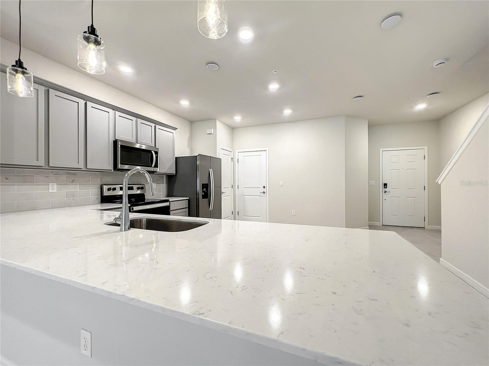 Listing photo id 8 for 2021 Canny Cove