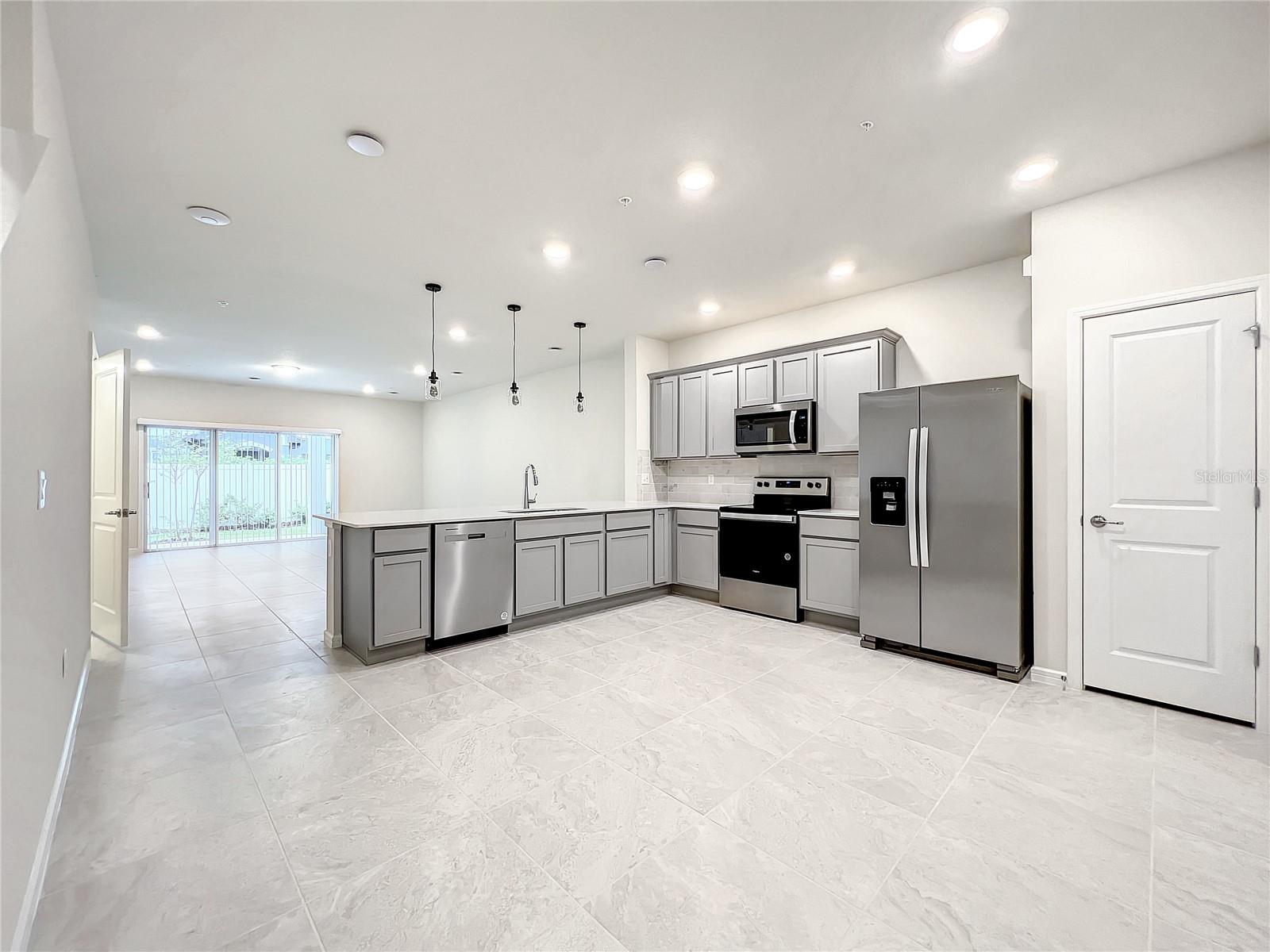 Listing photo id 4 for 2021 Canny Cove