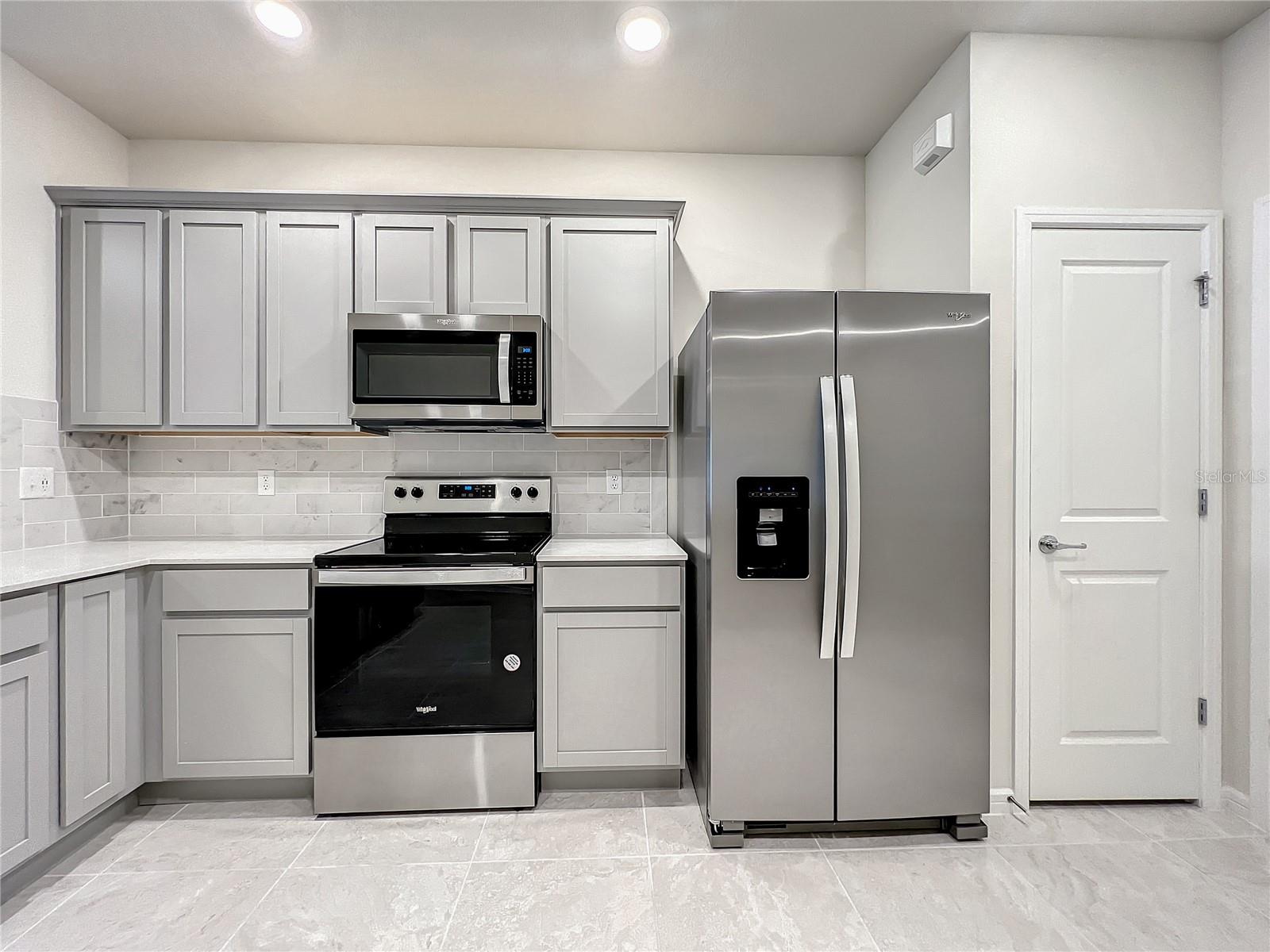 Listing photo id 7 for 2021 Canny Cove