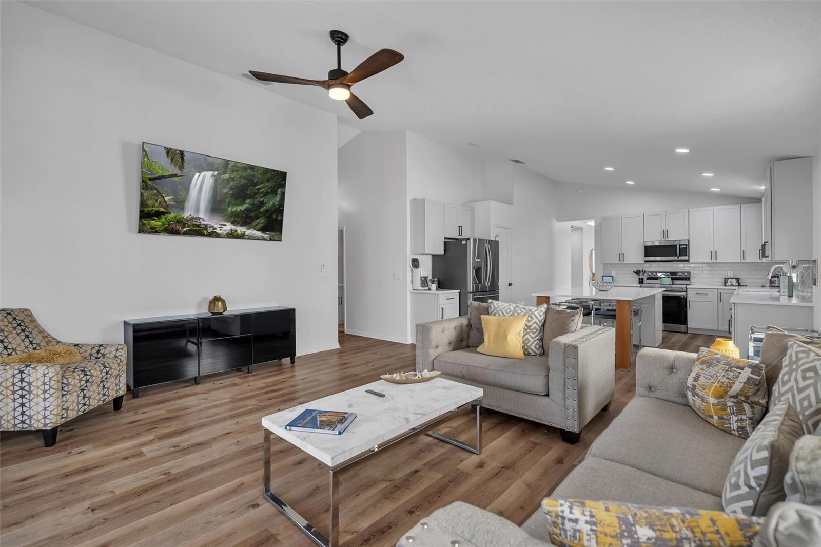 Image 11 of 47 For 412 Downing Circle