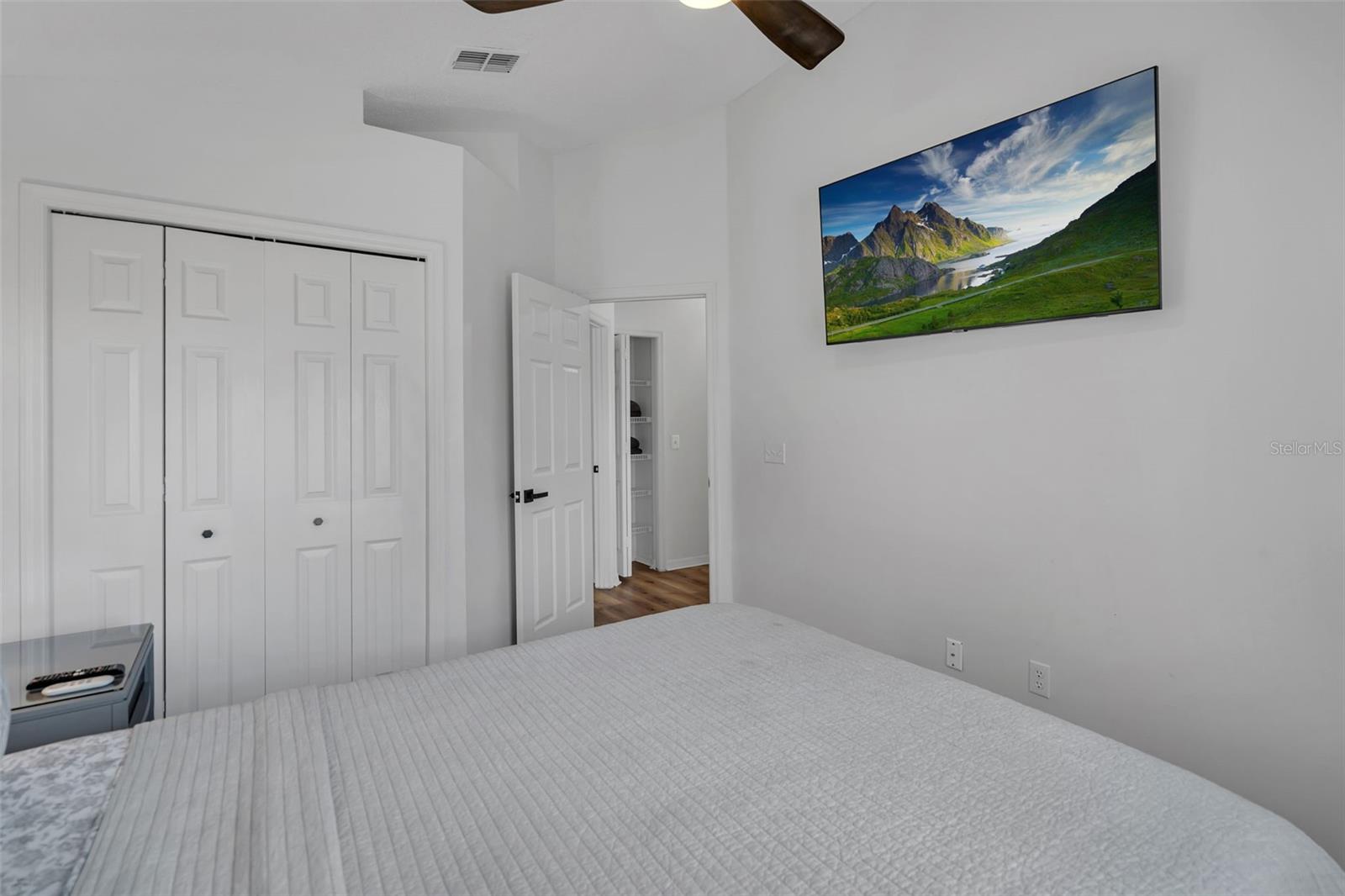 Image 21 of 47 For 412 Downing Circle