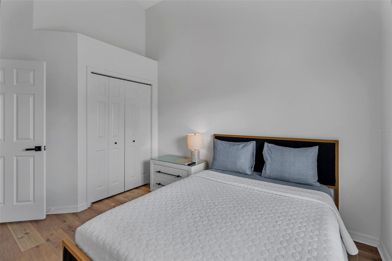 Image 23 of 47 For 412 Downing Circle