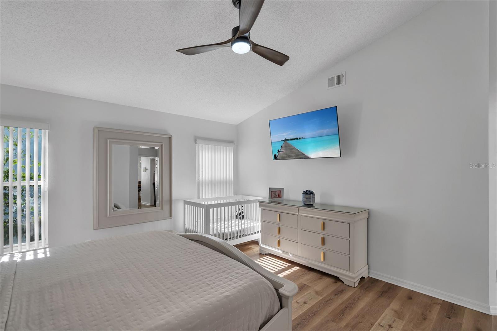 Image 24 of 47 For 412 Downing Circle