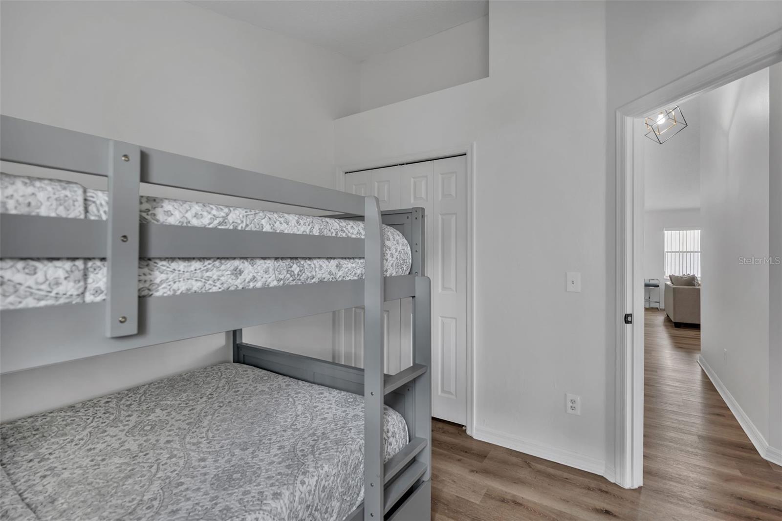 Image 25 of 47 For 412 Downing Circle