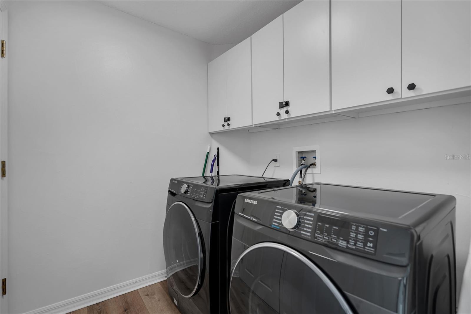 Image 28 of 47 For 412 Downing Circle