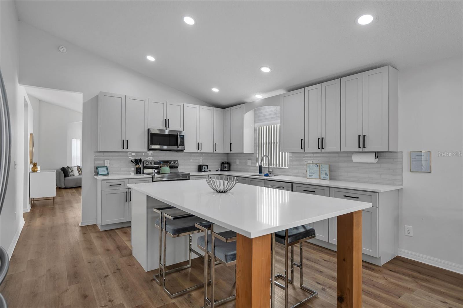 Image 6 of 47 For 412 Downing Circle