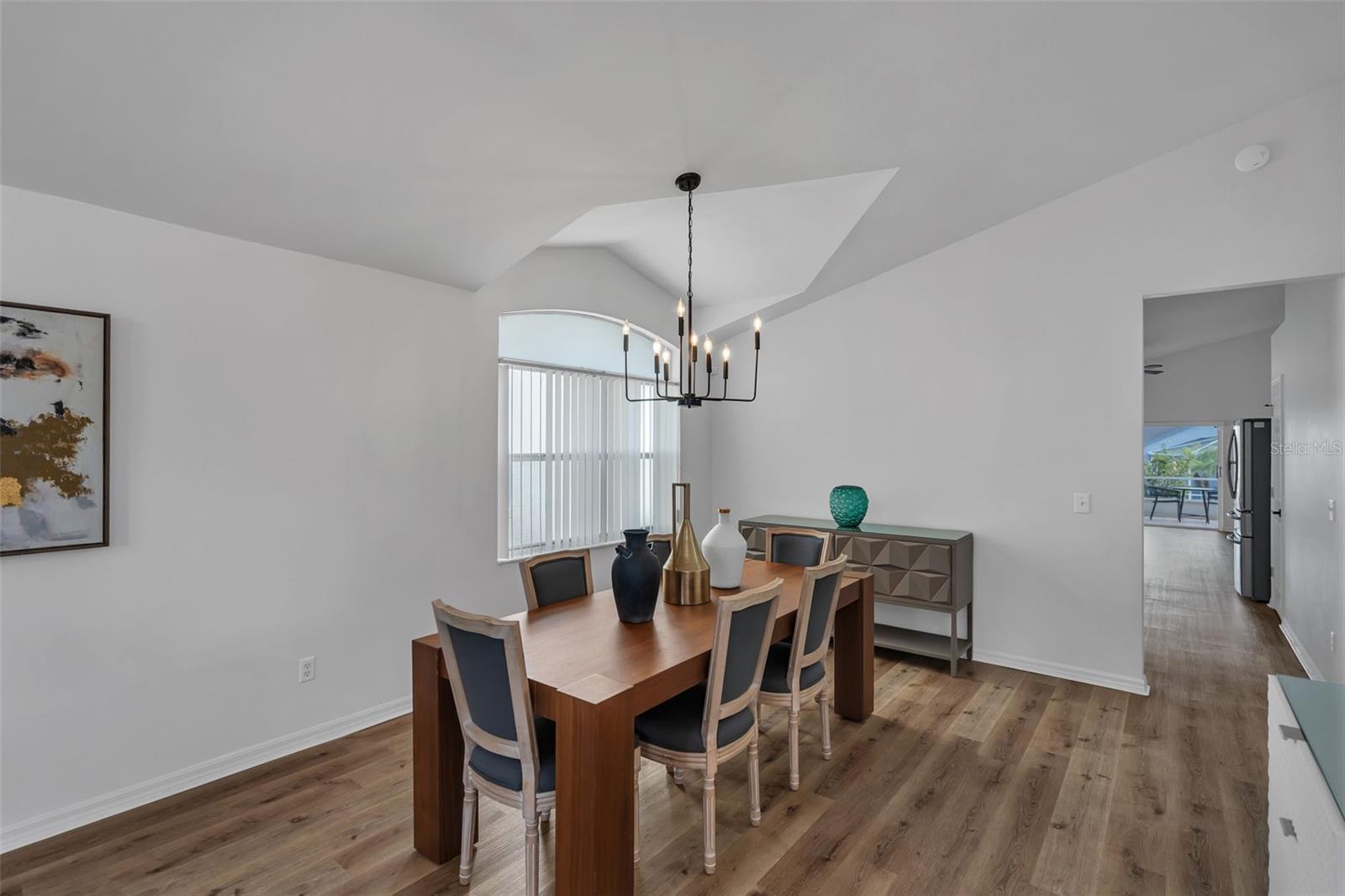 Image 8 of 47 For 412 Downing Circle