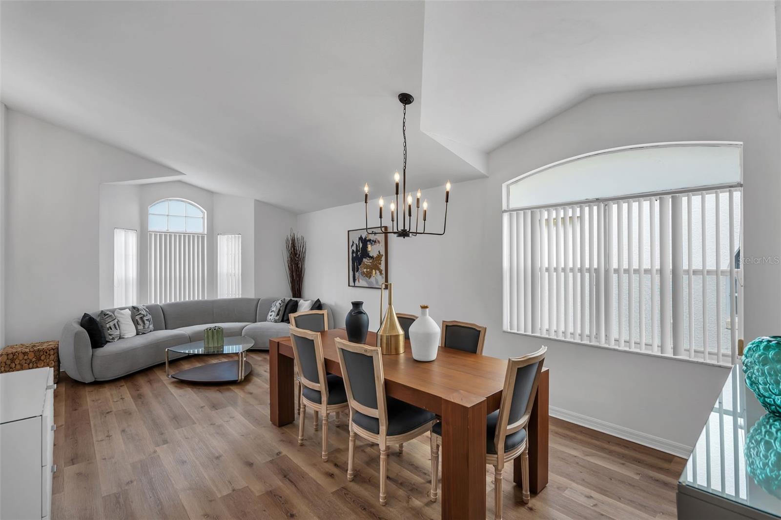 Image 9 of 47 For 412 Downing Circle